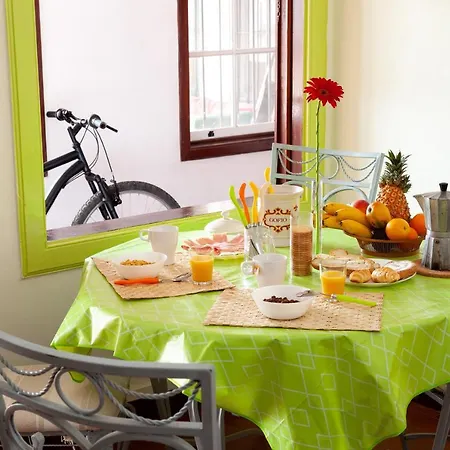 Patio (adults Only) Hostal La Laguna (Tenerife)